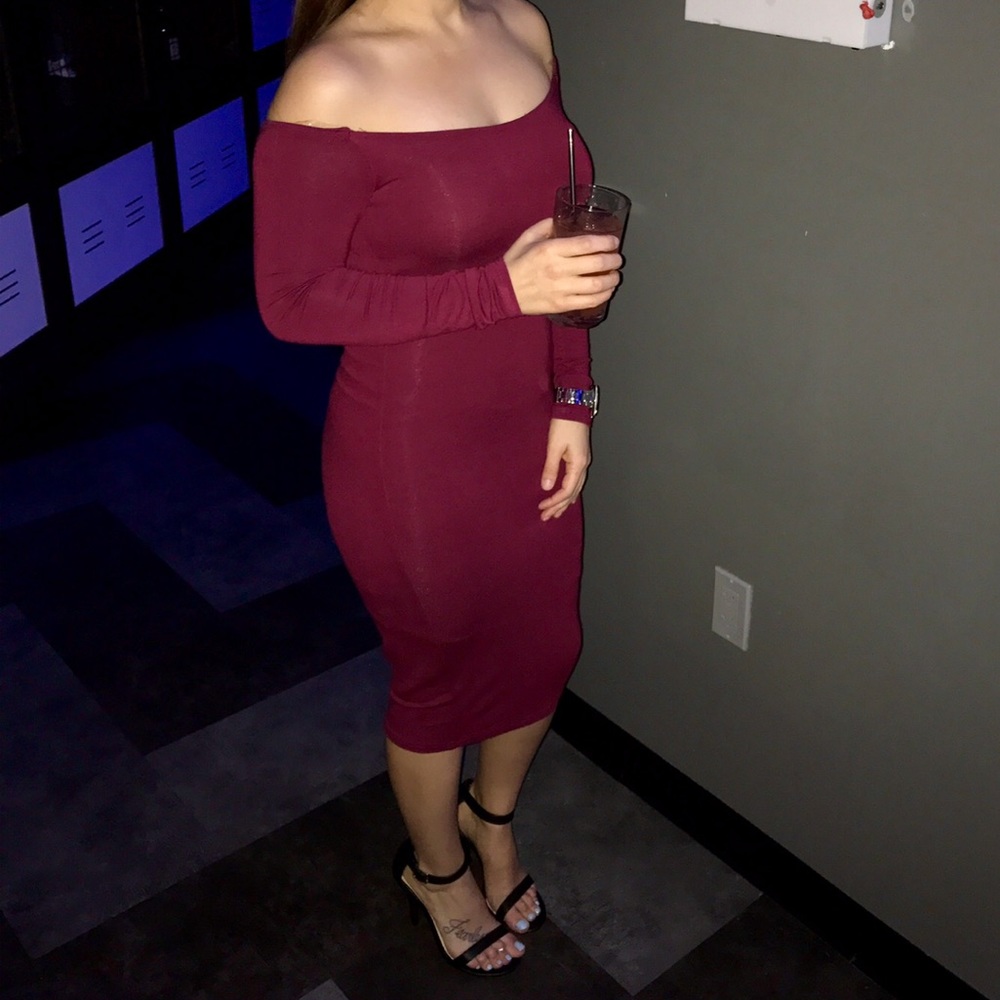 Off the shoulder bodycon dress
